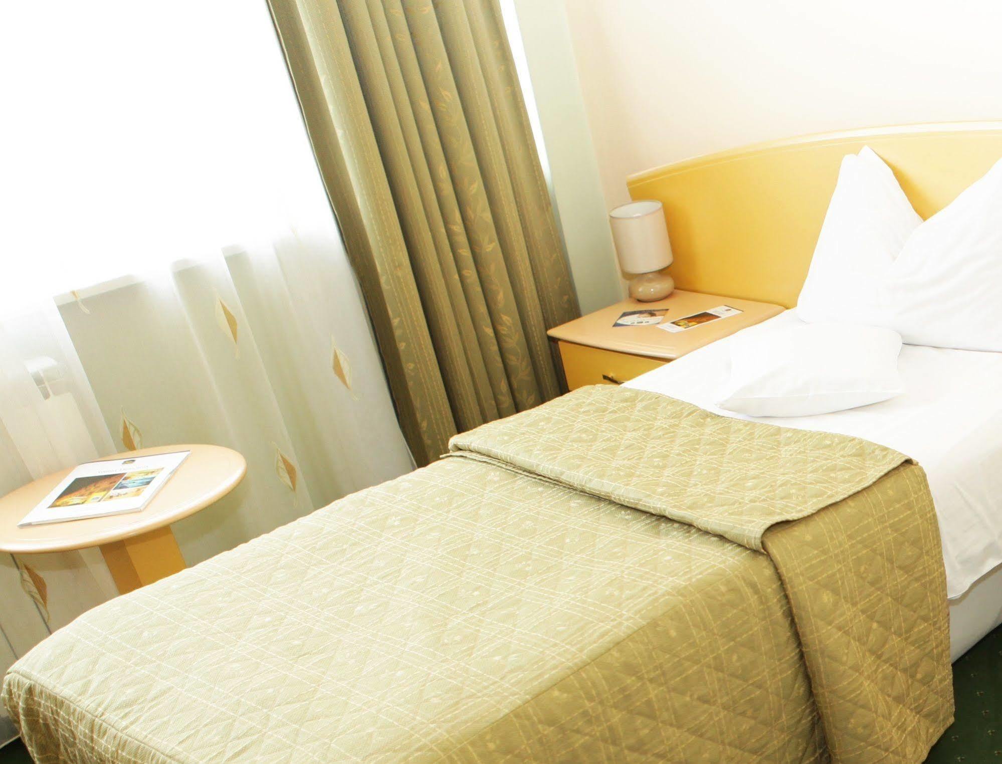 Eurohotel Baia Mare Extérieur photo